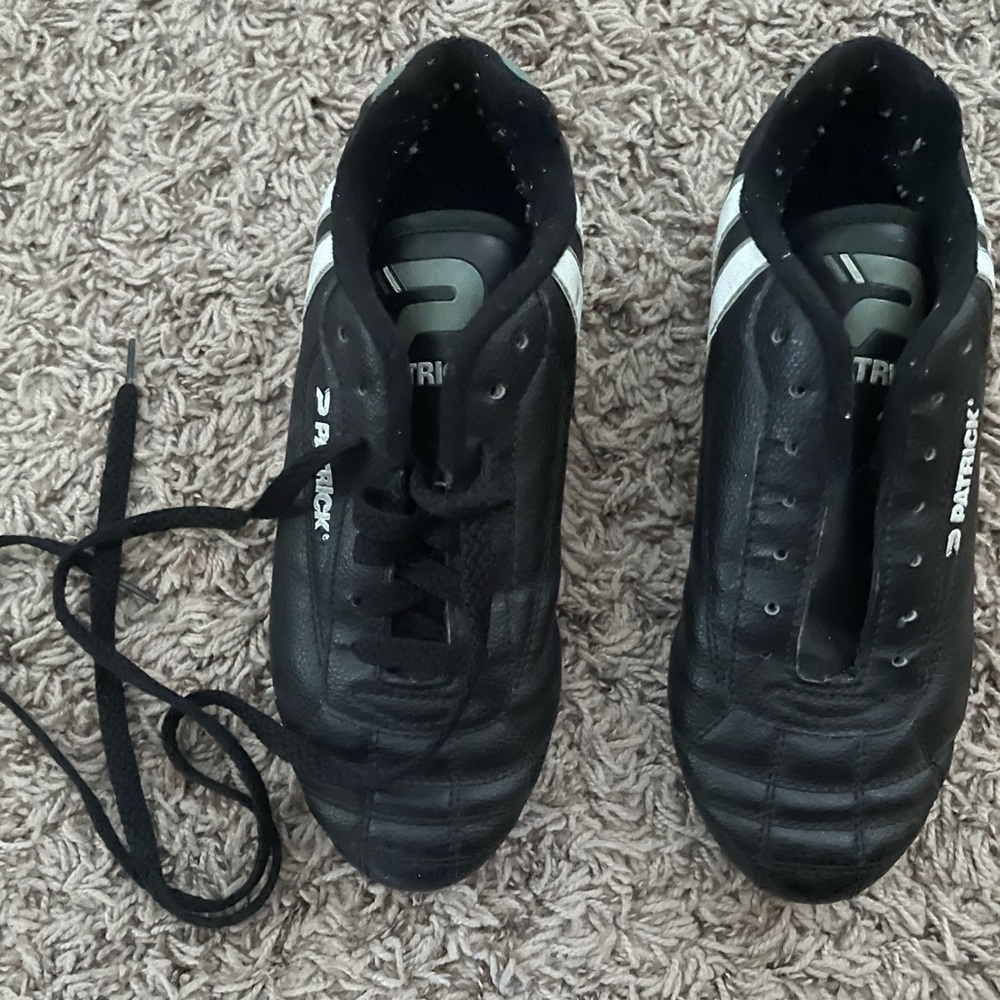 Unisex childrens cleats